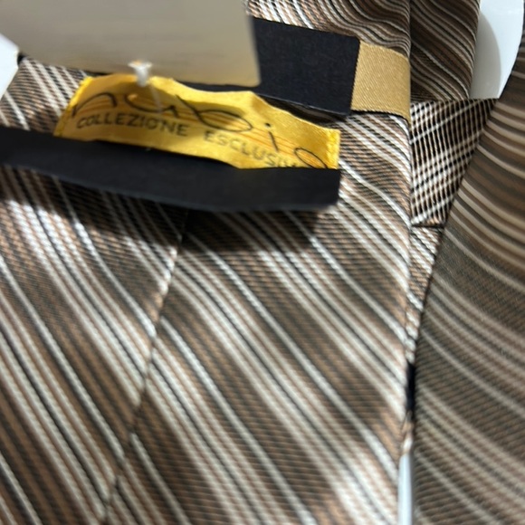 Silk Brown Striped Tie with Gold Accent - Picture 4 of 6